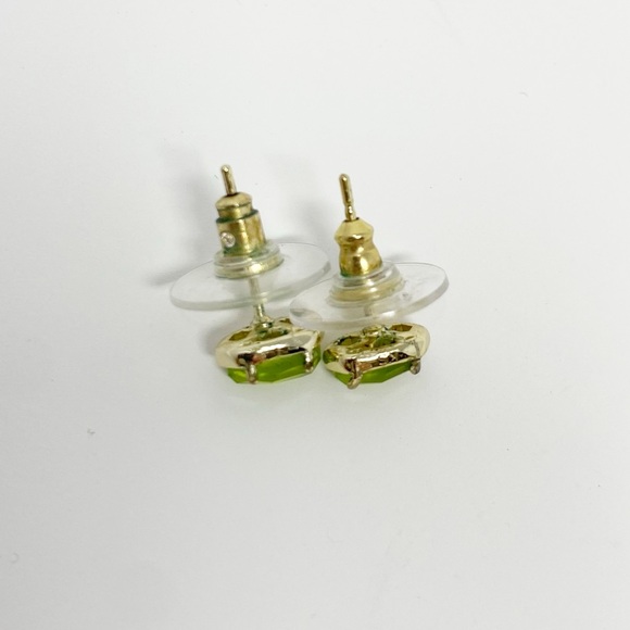 Kendra Scott August Birthstone Peridot Ellie Stud Earrings - Picture 3 of 4